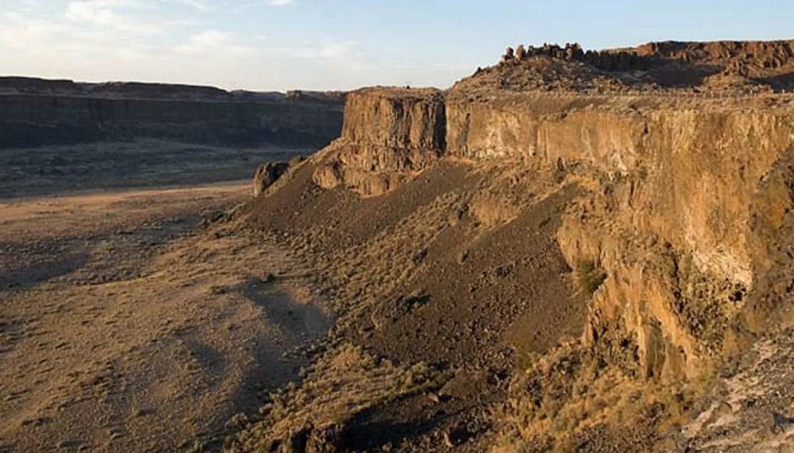 Property includes canyon floor and areas on both sides of the coulee floor. 300 days of sunshine.