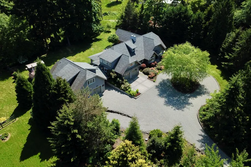 Beautiful, private grounds