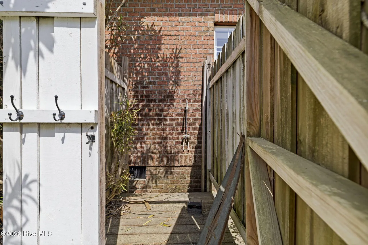 115-web-or-mls-GI - 3027 Hayden Dr - Lis