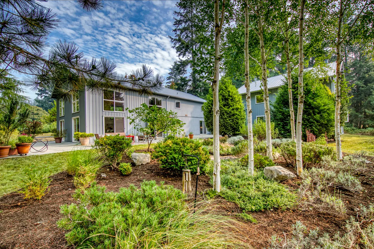 This is the in-town home and setting you have been waiting for!