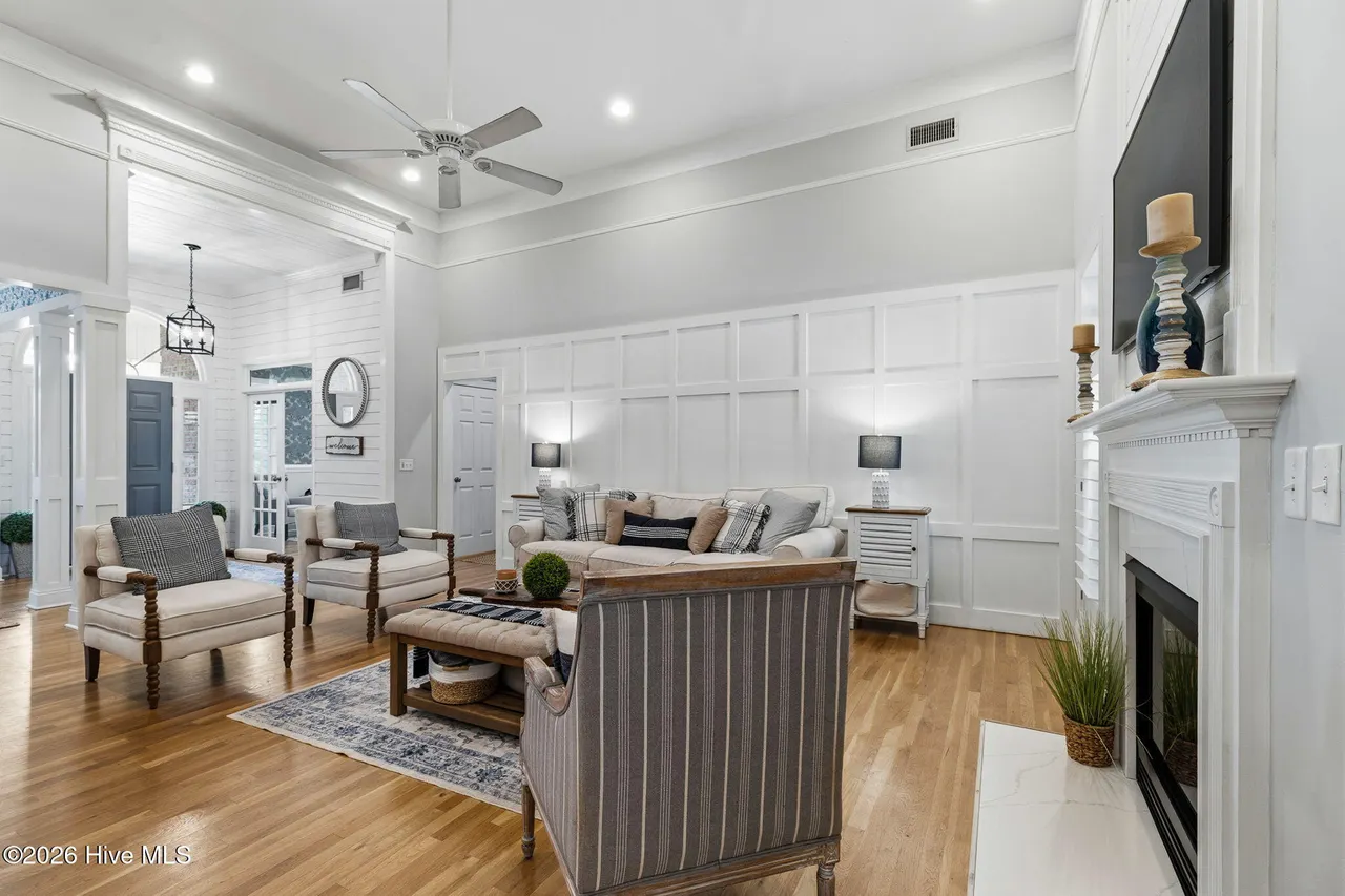 22-web-or-mls-GI - 3027 Hayden Dr - List