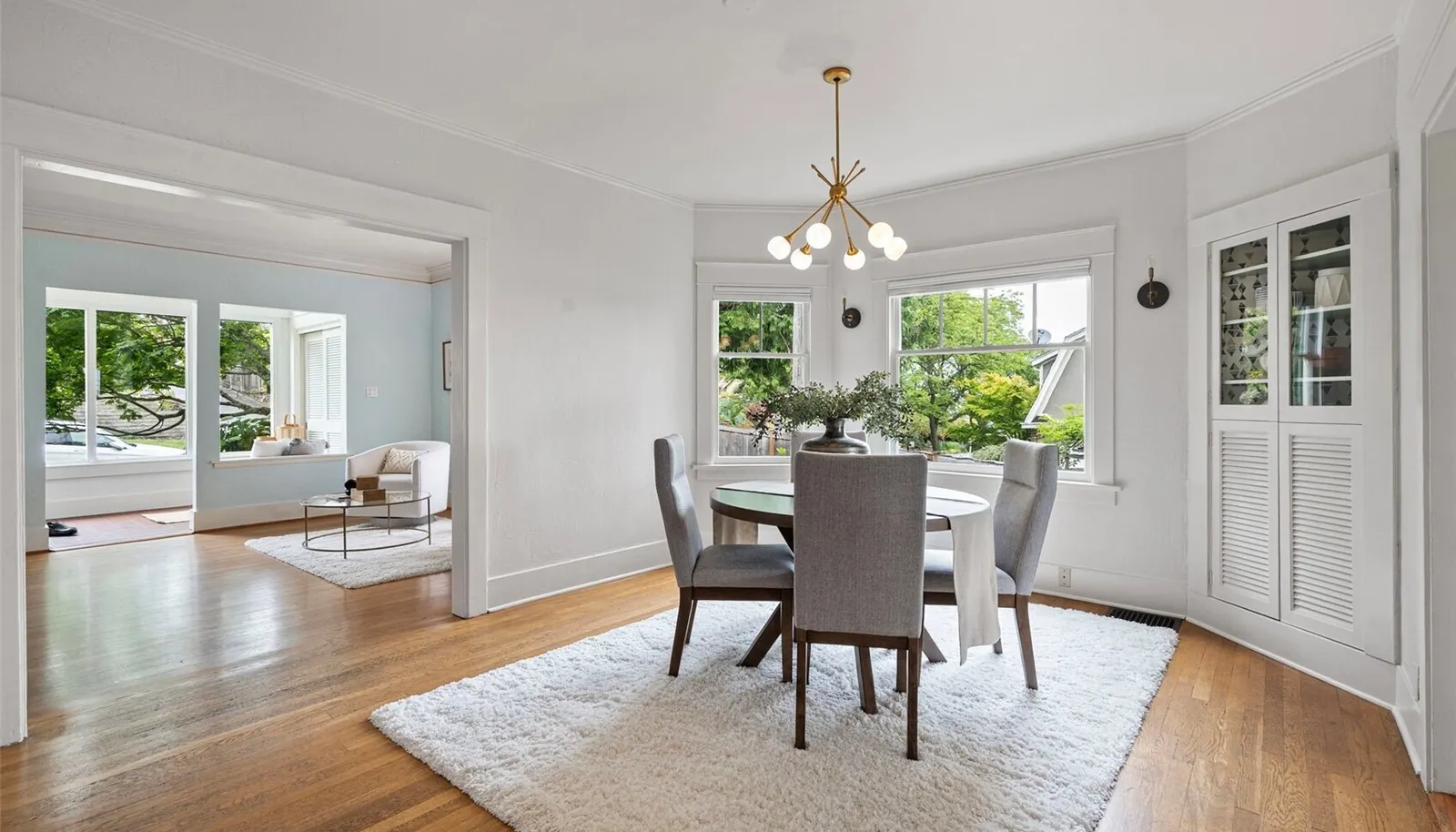 Spacious Dining for family & friends