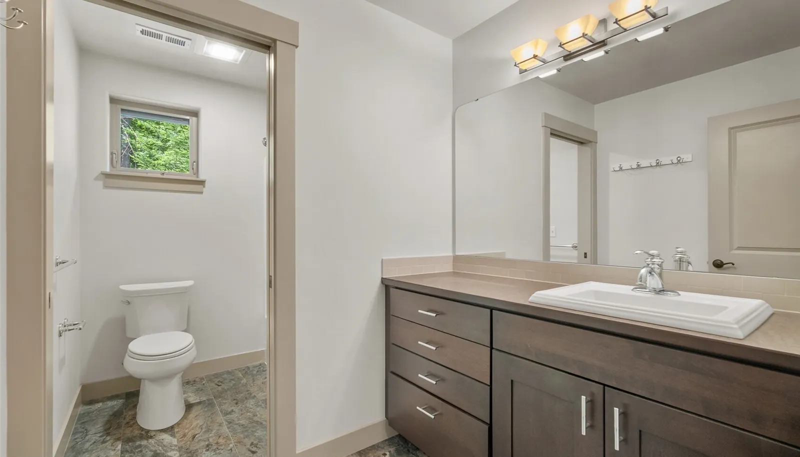 Full bath serving the second floor bedrooms.