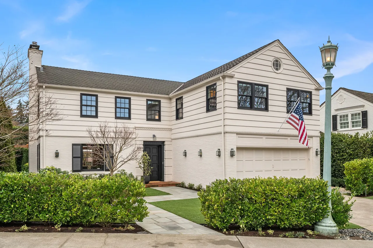 Behold the Modern colonial!