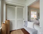 Sunny welcoming entry