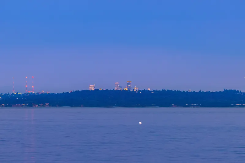 Stunning views day and night, pictured here is the twinkling Seattle city skyline at twilight! Stunning views day and night, pictured here is the twinkling Seattle city skyline at twilight!
