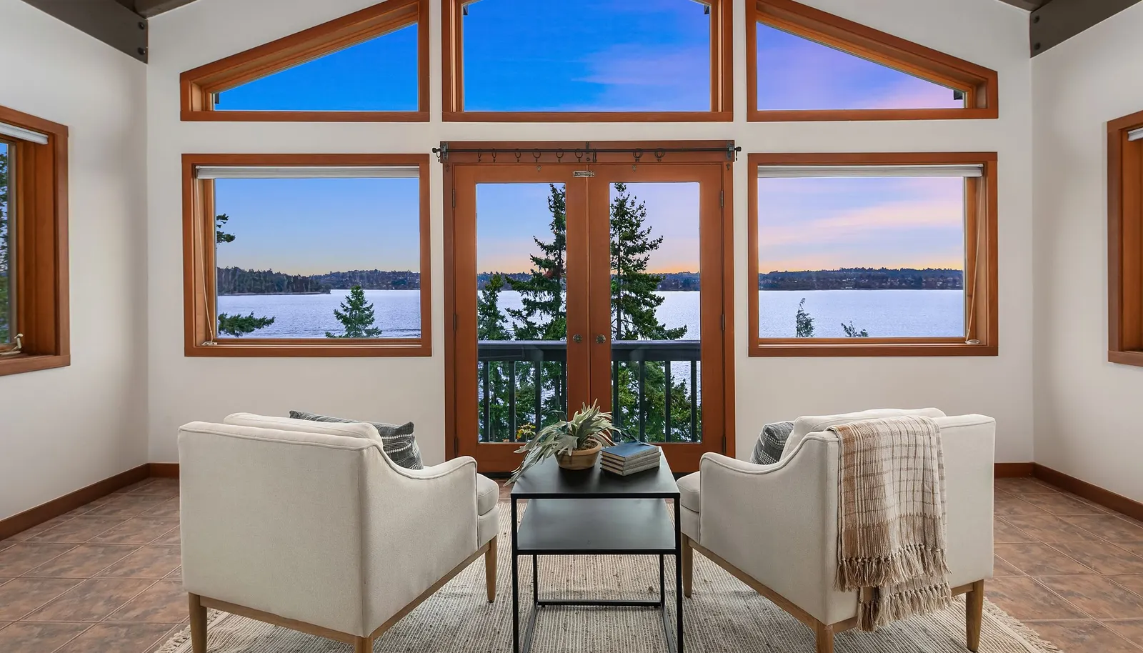 Bringing the indoor out and the outdoor end year around.