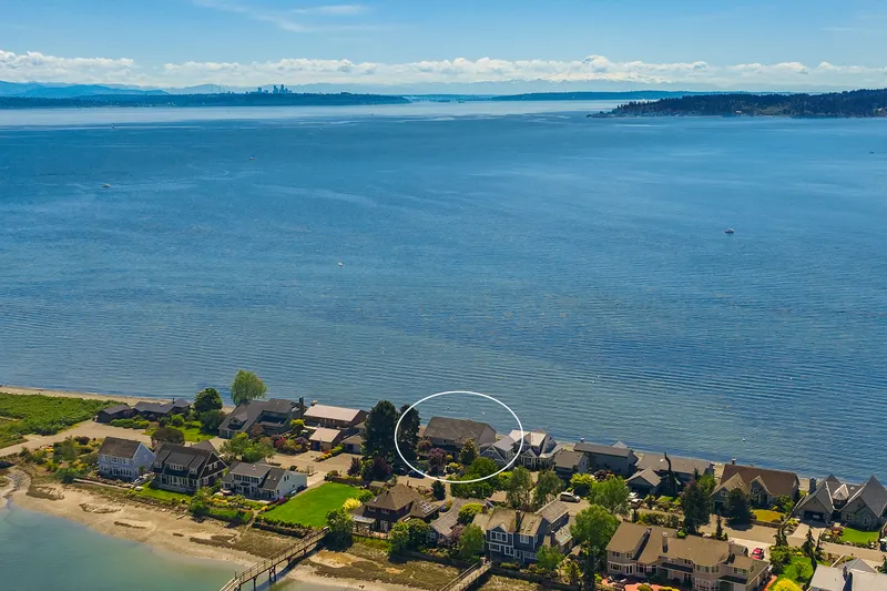 A spectacular setting like no other with prolific, breathtaking views of Puget Sound, Seattle skyline, Mt Rainier, Cascade mountains, and Bainbridge. A spectacular setting like no other with prolific, breathtaking views of Puget Sound, Seattle skyline, Mt Rainier, Cascade mountains, and Bainbridge.