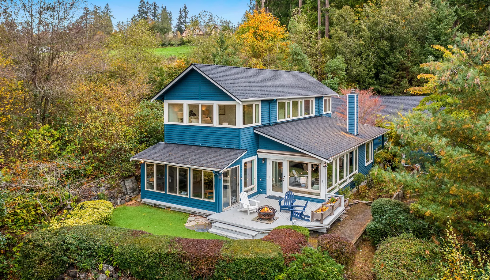 Custom home overlooking Pleasant Beach.