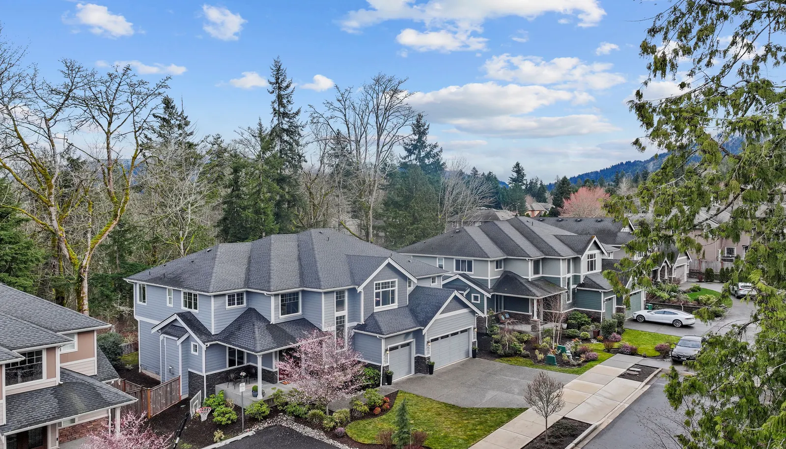 A hidden enclave of luxury homes A hidden enclave of luxury homes