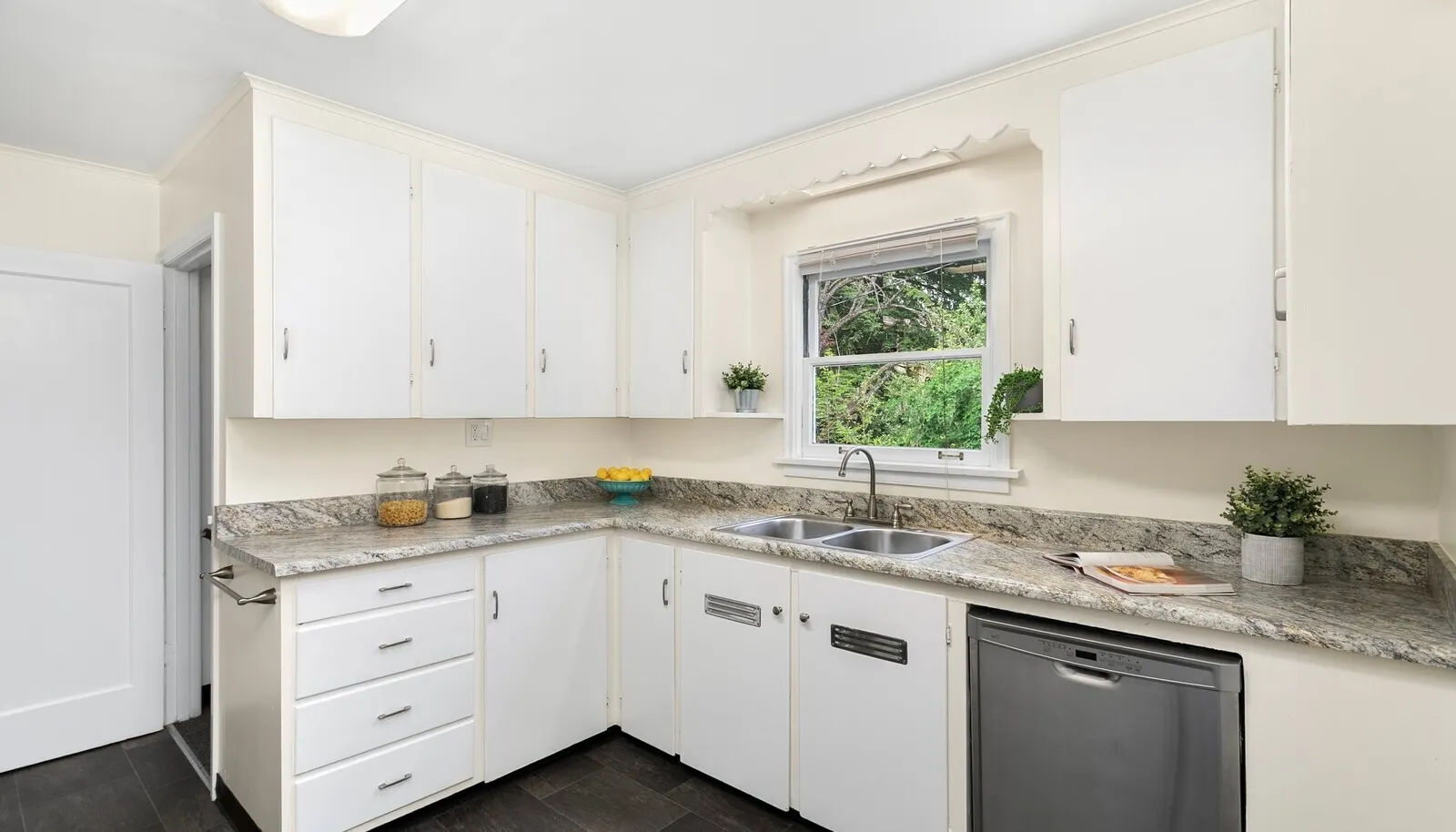 Upper unit kitchen