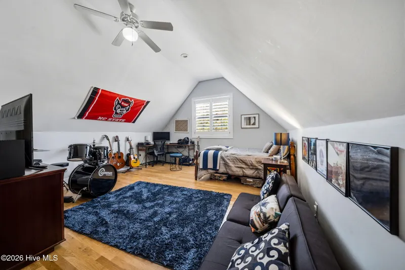 86-web-or-mls-GI - 3027 Hayden Dr - List