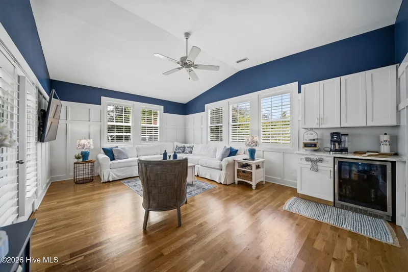 42-web-or-mls-GI - 3027 Hayden Dr - List