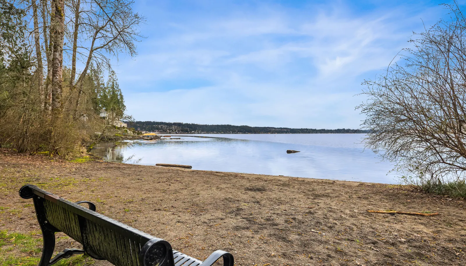 Just a 5 mins walk to Timberlake beachpark.