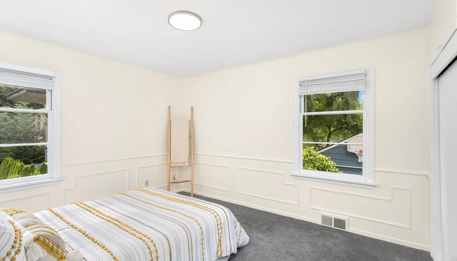 upper unit bedroom