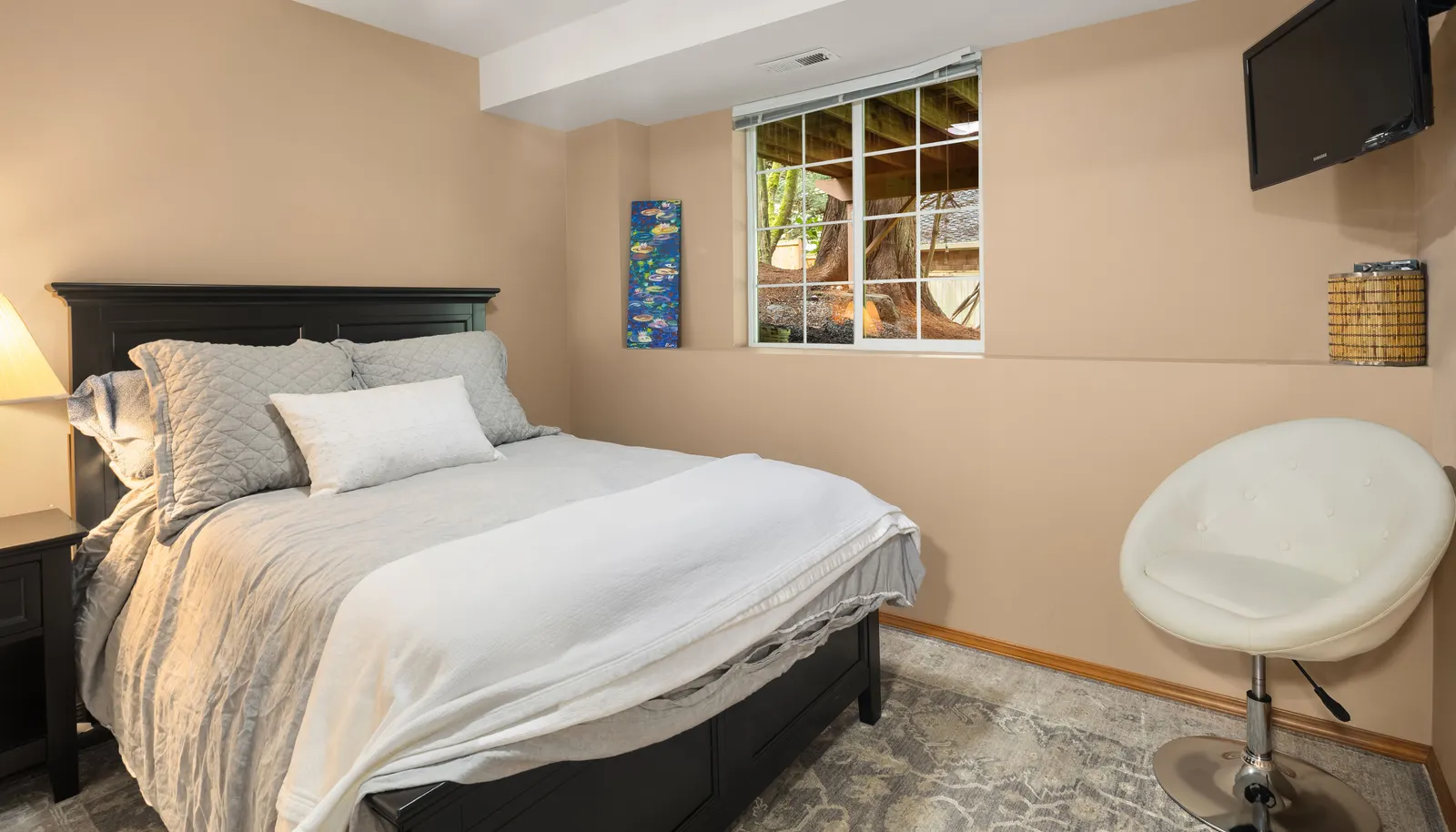 Lower level bedroom.