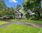 Minutes to Old Town, Proctor and waterfront-a desired locale for sure.