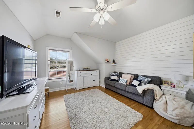 78-web-or-mls-GI - 3027 Hayden Dr - List