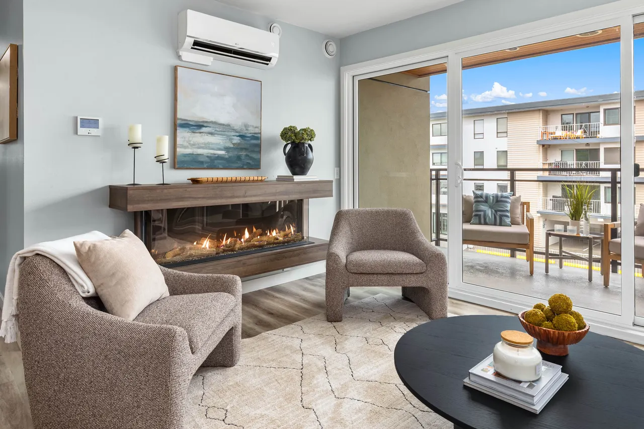 Cozy gas fireplace!