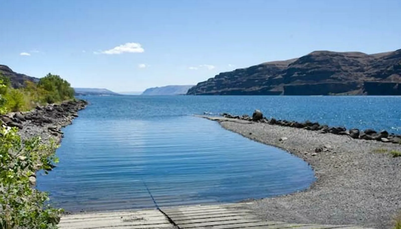 PUD completed Columbia River boat launch. Also includes public park, picnic tables and BBQ's.