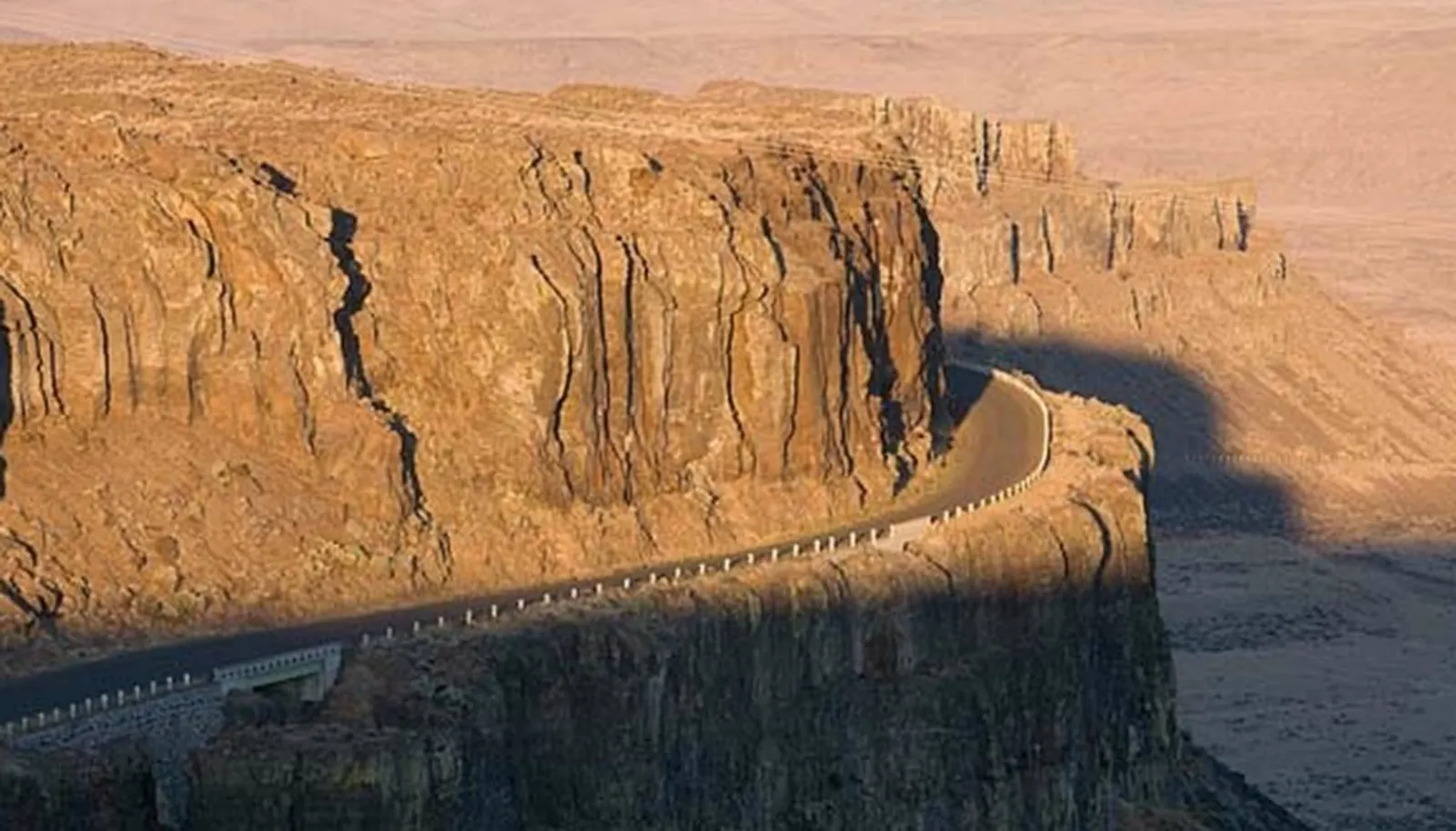 The floor of Frenchman Coulee is 800 feet above sea level. Canyon rim reaches 1200 feet and top ridge above Hilltop Lake is nearly 1300 feet. Stunning vistas!