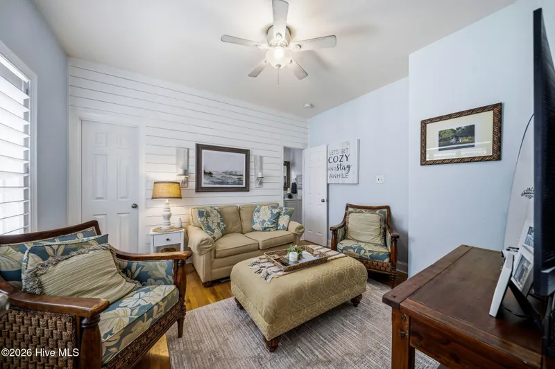 48-web-or-mls-GI - 3027 Hayden Dr - List