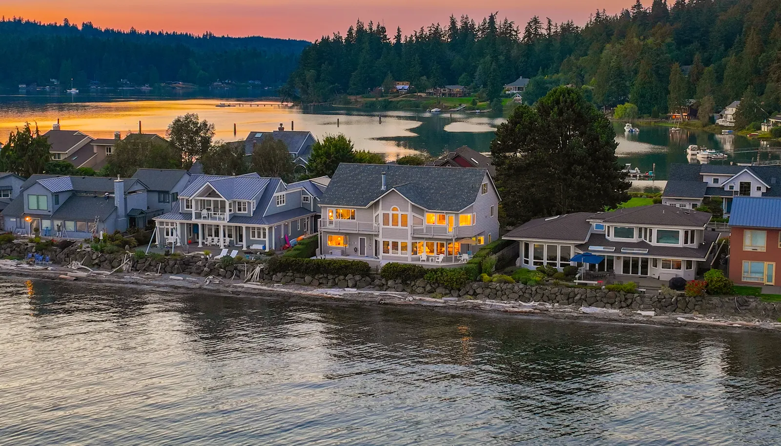A sensational waterfront setting like no other. A sensational waterfront setting like no other.