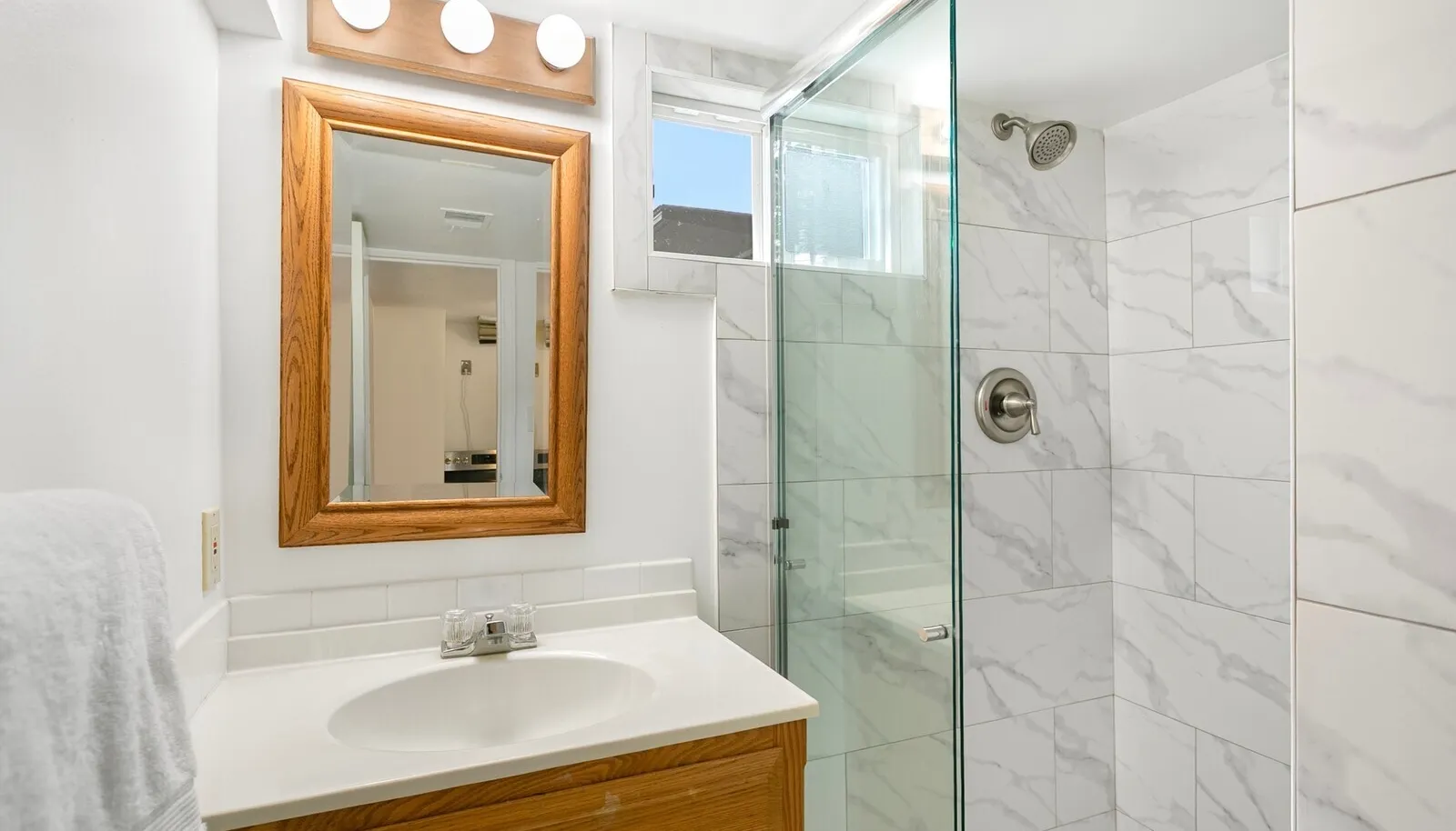 lower unit bathroom
