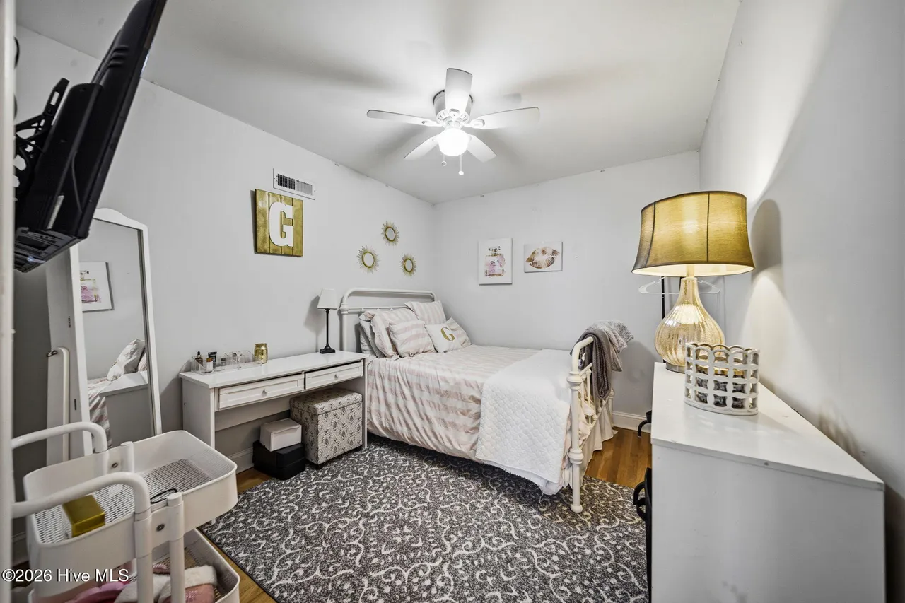 82-web-or-mls-GI - 3027 Hayden Dr - List