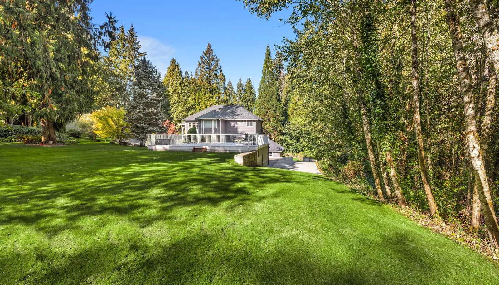 Side yard could accommodate a pickleball court.