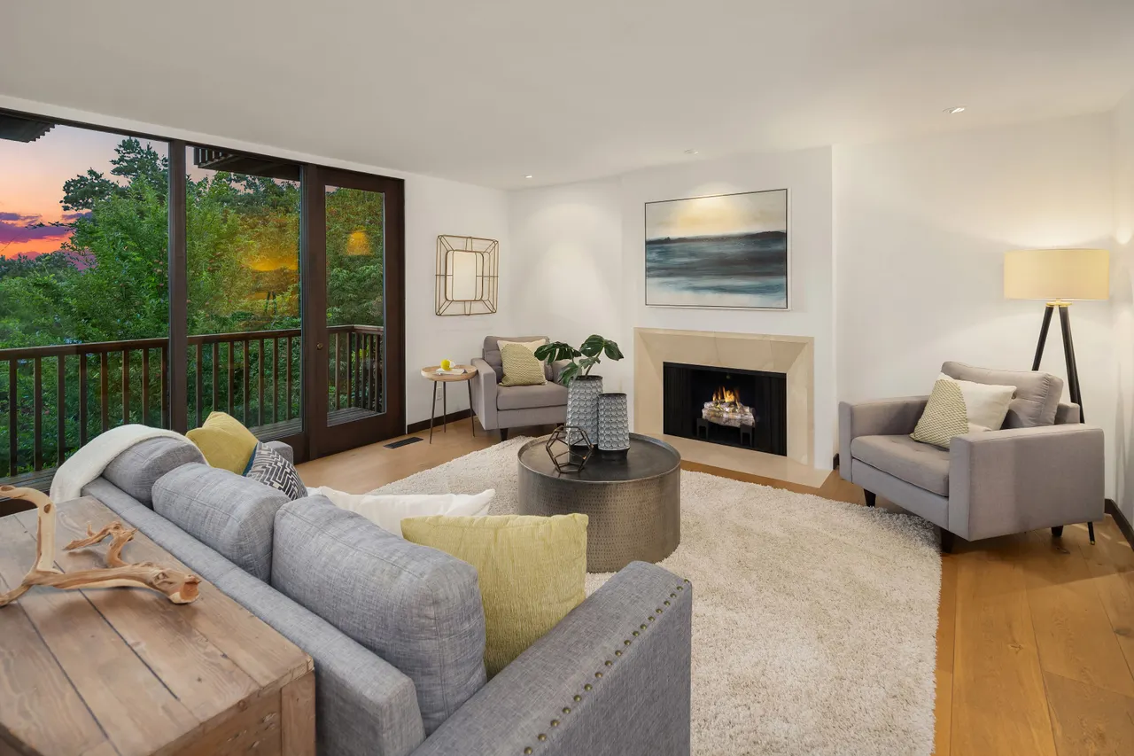 A real wood-burning fireplace! Can be easily converted to gas.