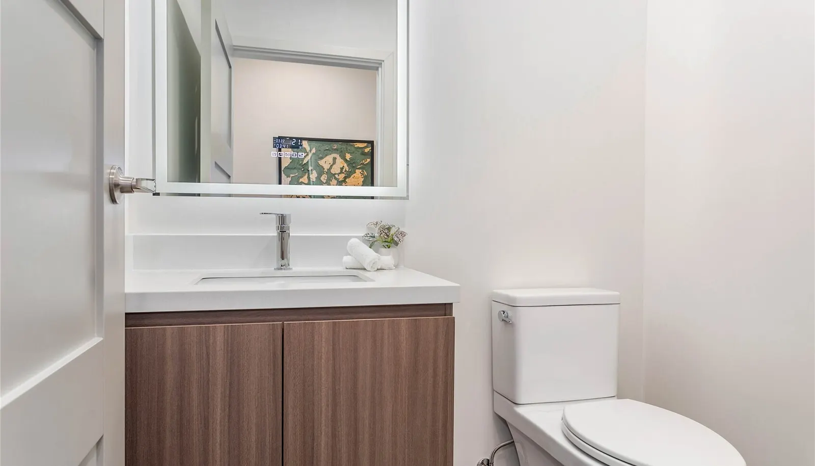 Entry 1/2 bathroom.