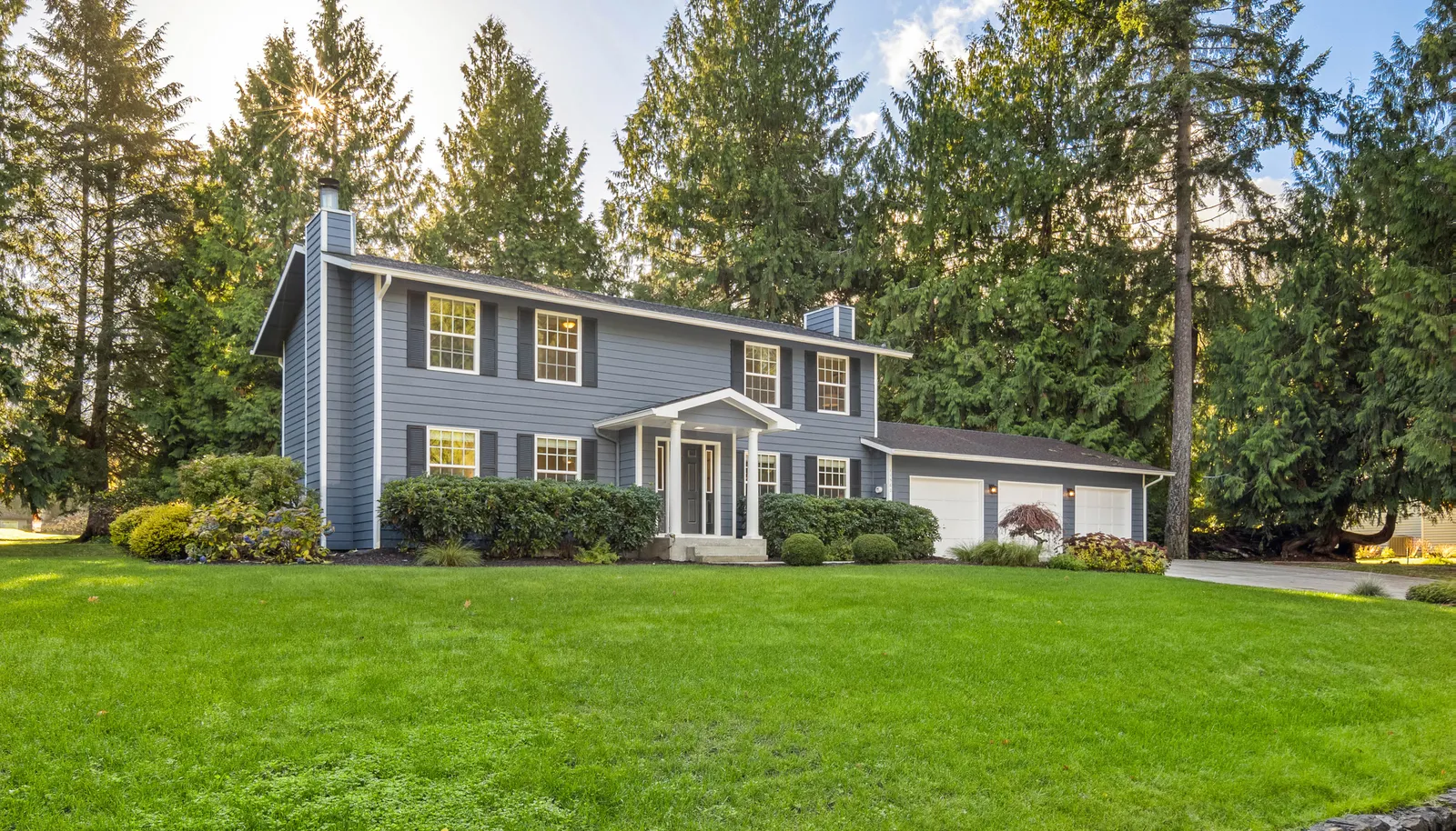 Room to breathe! A short stroll to the Meadowmeer Grill, the Athletic Club with tennis, gyms, yoga and pool!