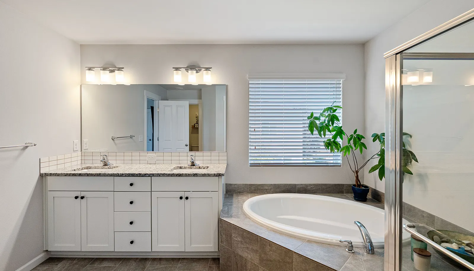 Primary Ensuite.