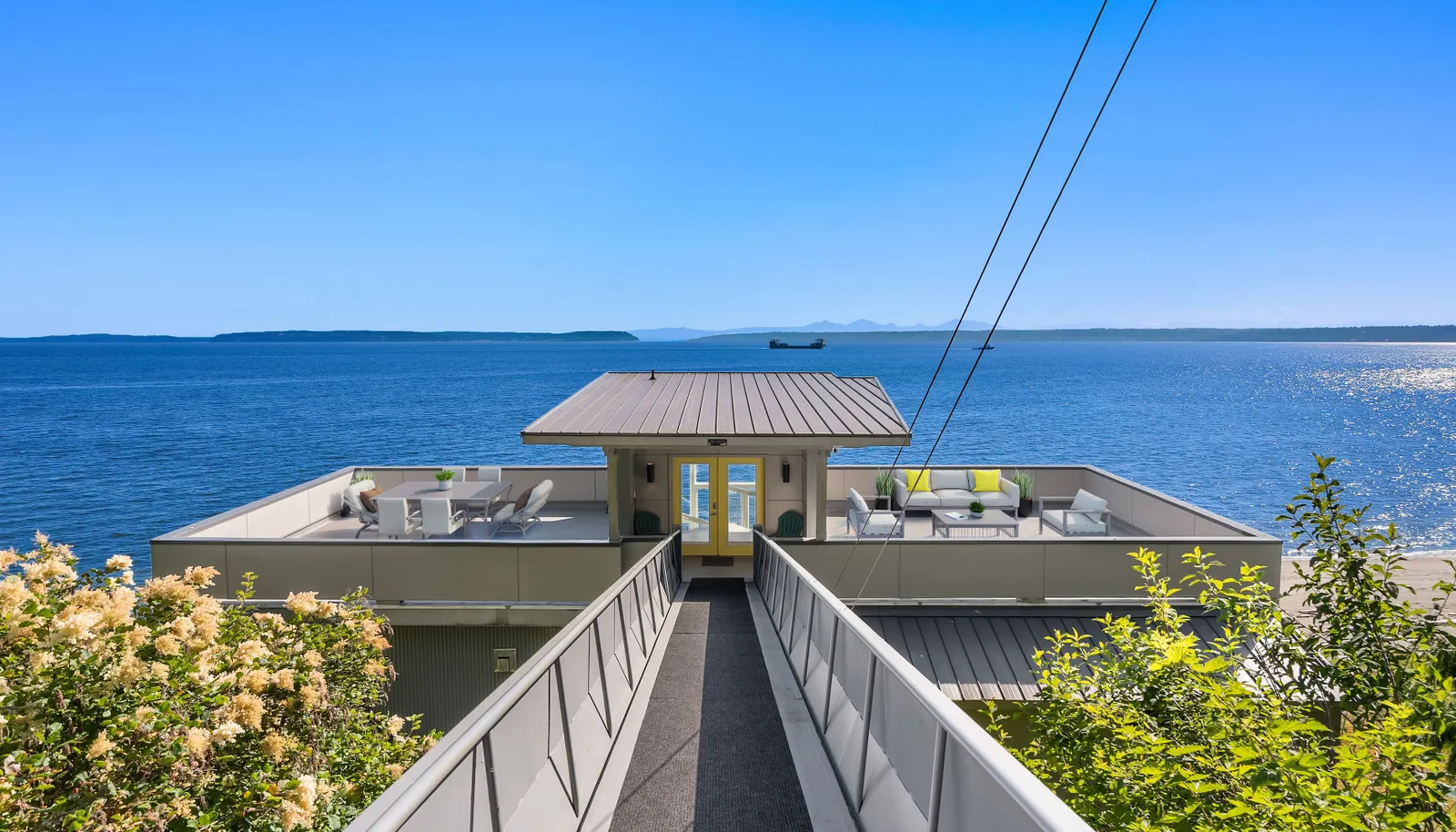 Virtially Staged rooftop deck. Virtially Staged rooftop deck.