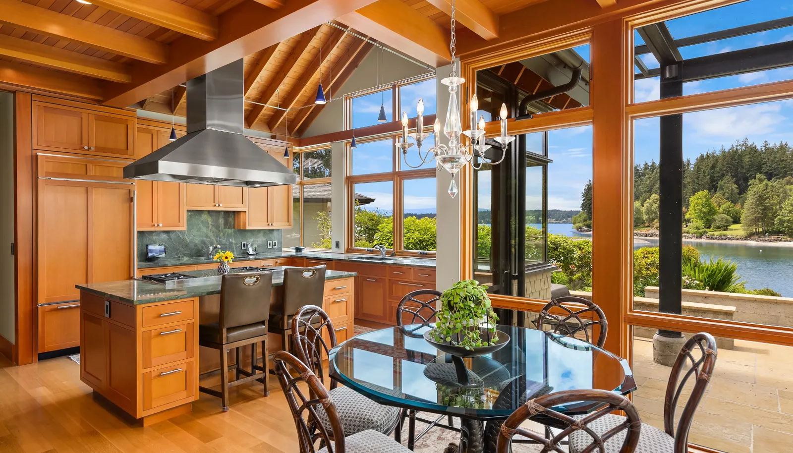 The chefs kitchen with eat-in breakfast area