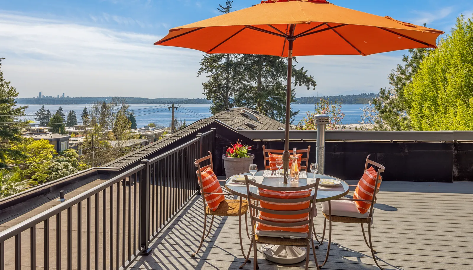 Rooftop deck with views of Lake Washington & Seattle Rooftop deck with views of Lake Washington & Seattle