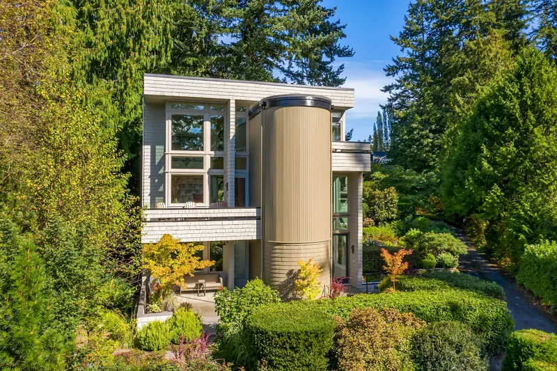 Just 7 freestanding homes make up Phase III. Just 7 freestanding homes make up Phase III.