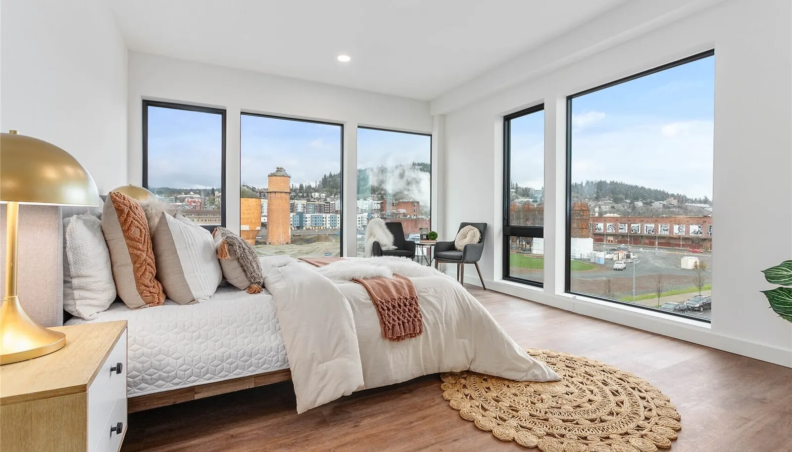 Second bedroom.